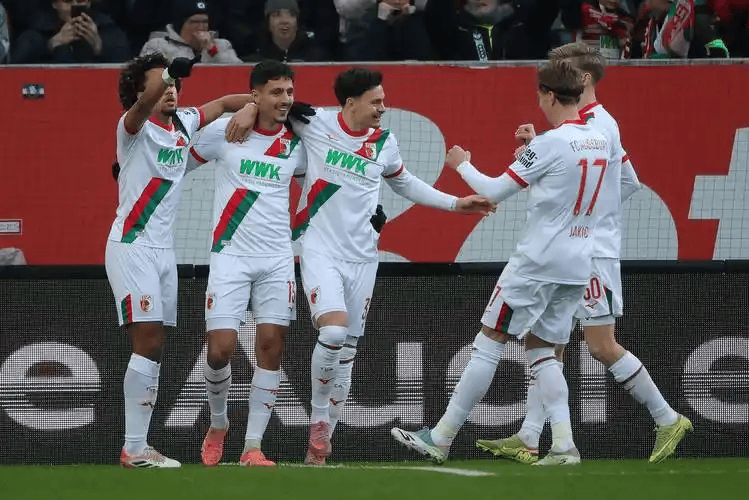 德甲中游对决：奥格斯堡VS科隆，状态博弈谁能抢分？